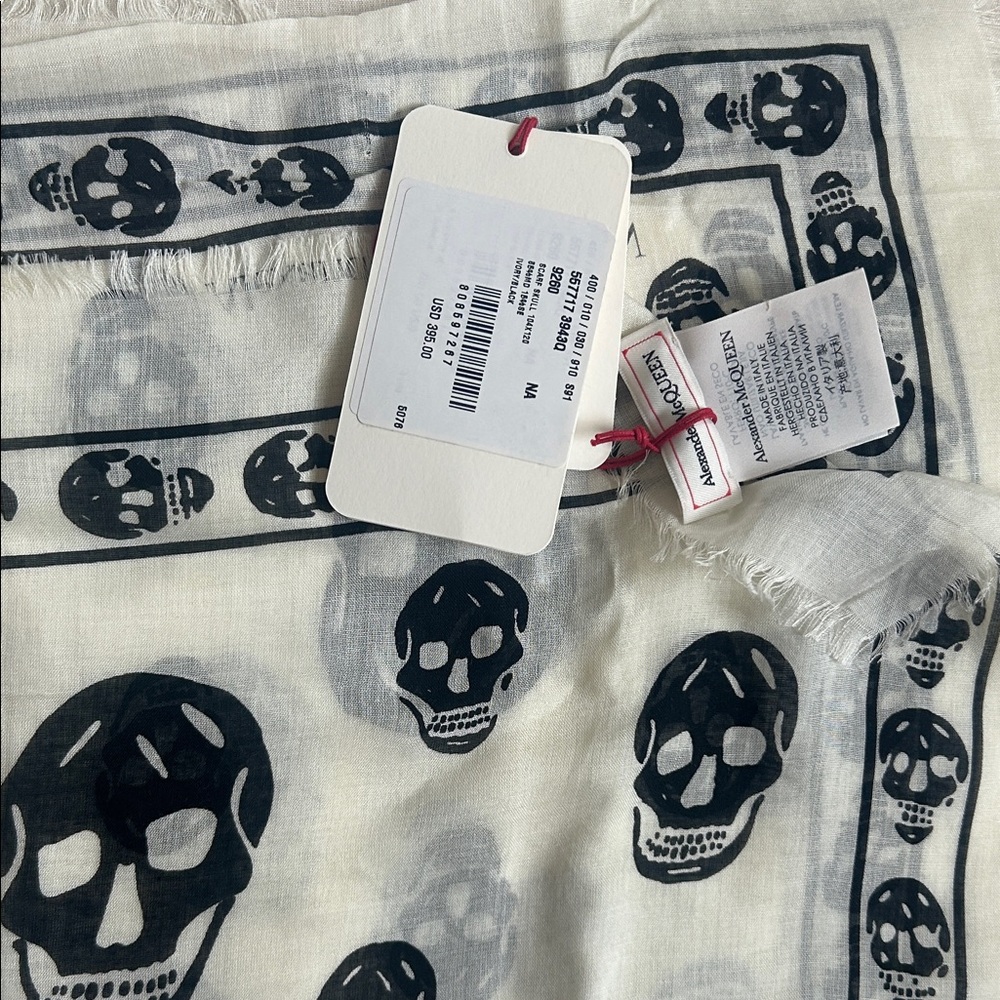 Alexander McQueen Ivory and Black Scarf